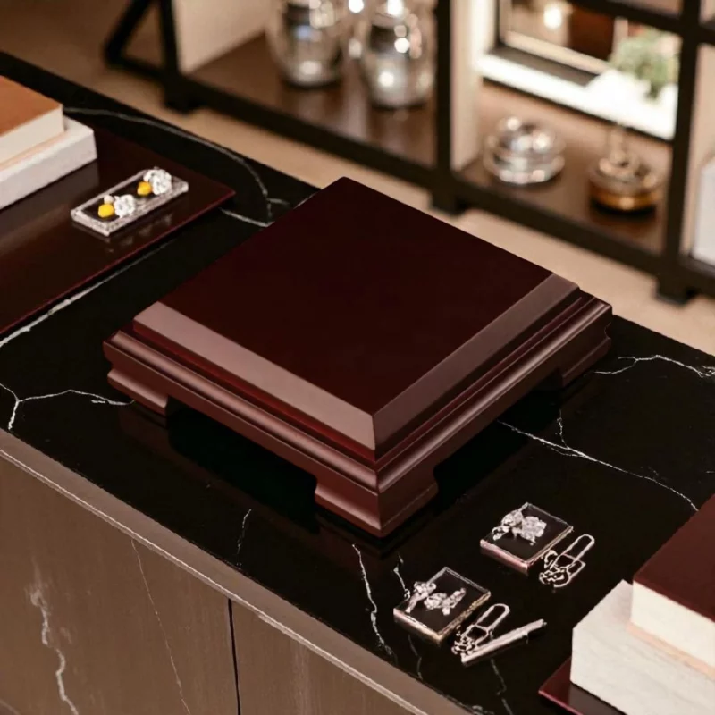 Socle carré en bois – Dimension 10×10 cm